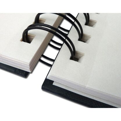 41231421 Альбом для ескізів Drawing Book А5 (14,8х21 см) 160 г/м.кв. 60 аркушів в твердій обкладинці на спіралі по довгій стороні Fabriano Італія